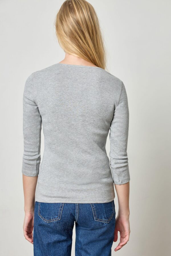 3/4 Sleeve V-Neck - Image 18