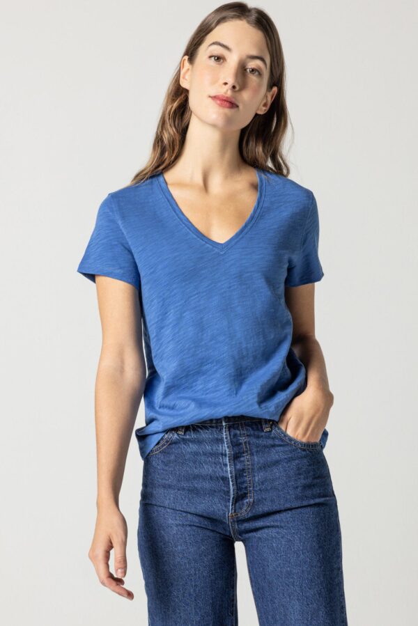 V-Neck Short Sleeve Back Seam Tee - Image 8