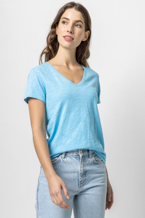 V-Neck Short Sleeve Back Seam Tee - Image 10