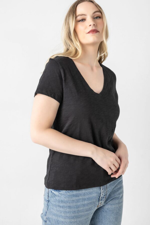 V-Neck Short Sleeve Back Seam Tee - Image 6