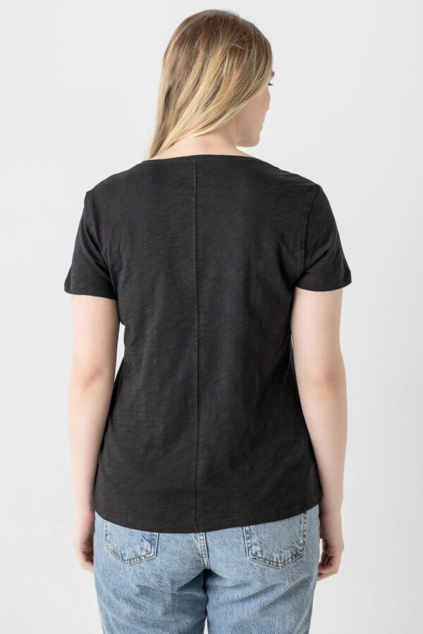 V-Neck Short Sleeve Back Seam Tee - Image 7