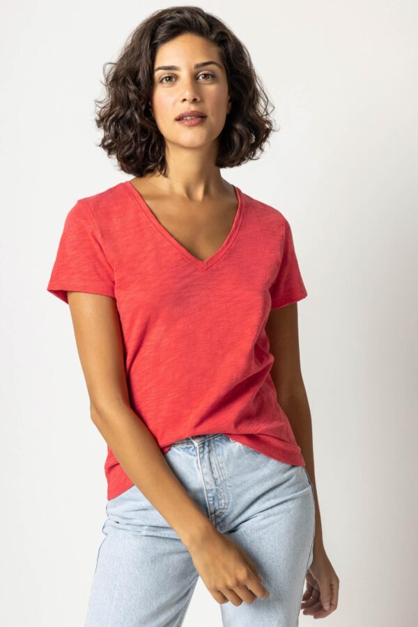 V-Neck Short Sleeve Back Seam Tee - Image 15