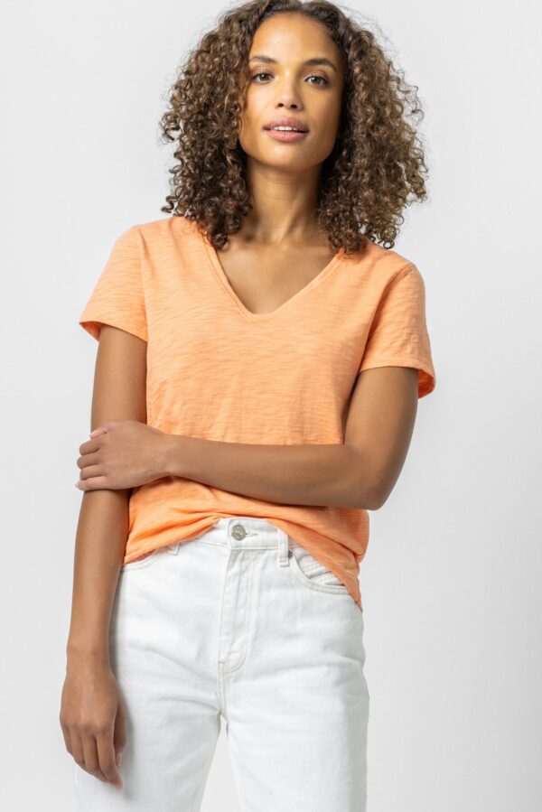 V-Neck Short Sleeve Back Seam Tee - Image 37