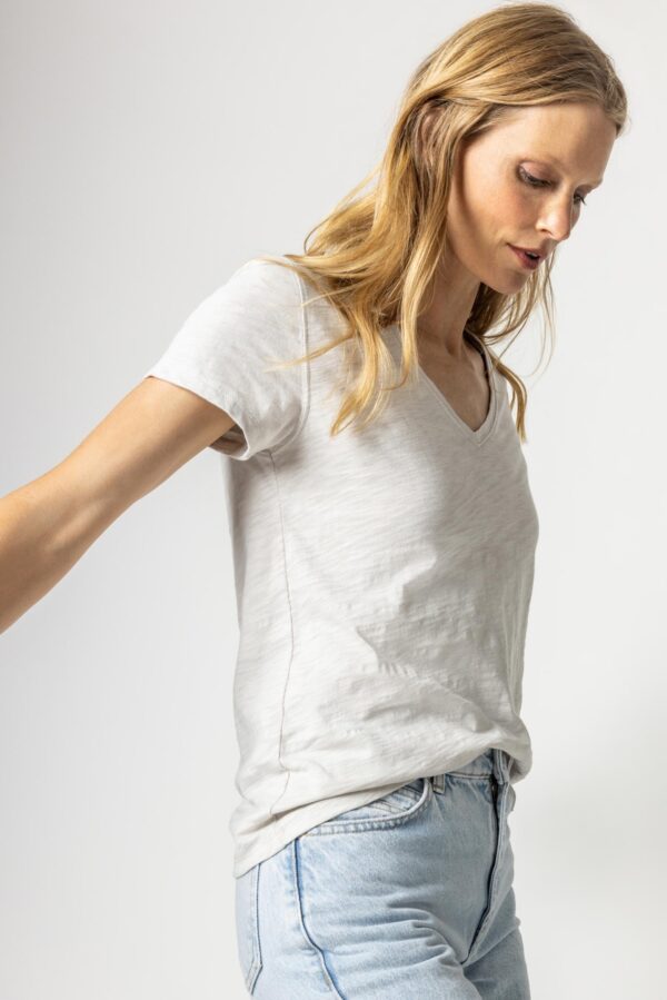 V-Neck Short Sleeve Back Seam Tee - Image 39