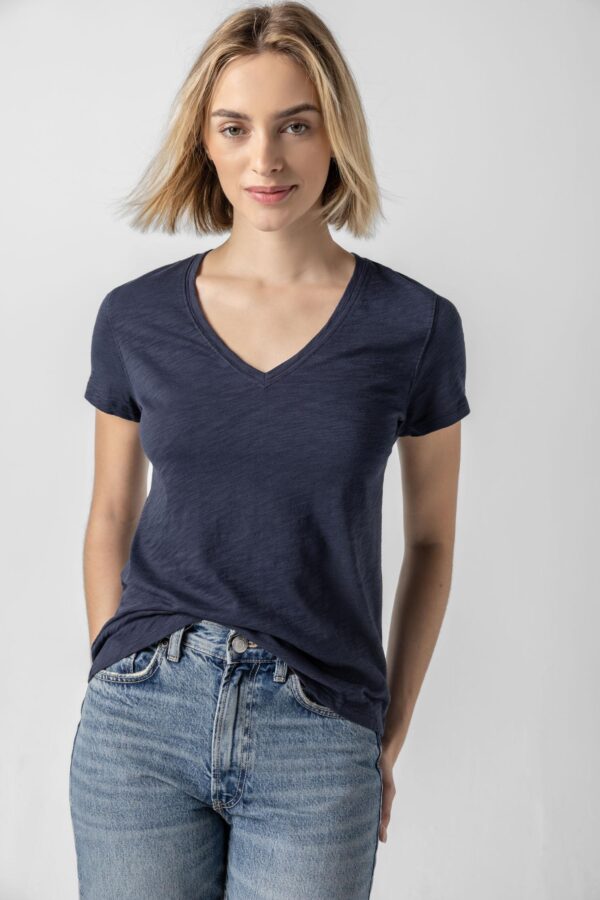 V-Neck Short Sleeve Back Seam Tee - Image 42