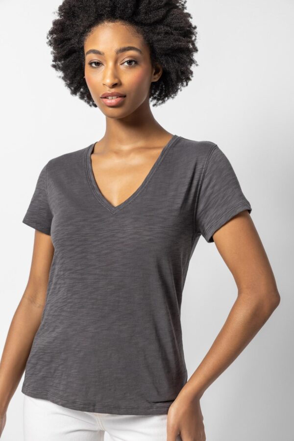 V-Neck Short Sleeve Back Seam Tee - Image 57