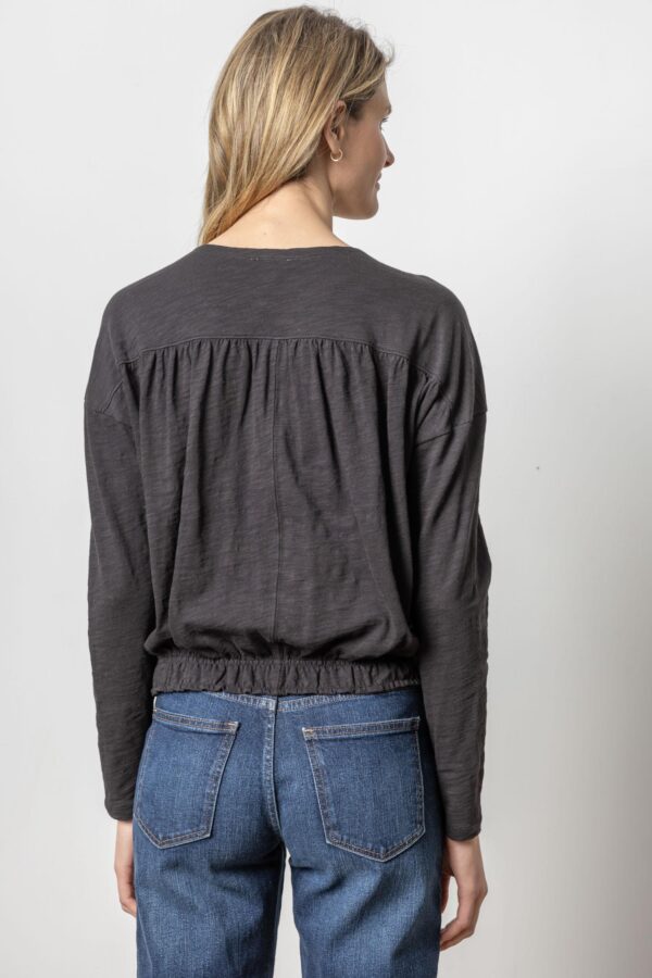 Elastic Hem Easy V-Neck - Image 7