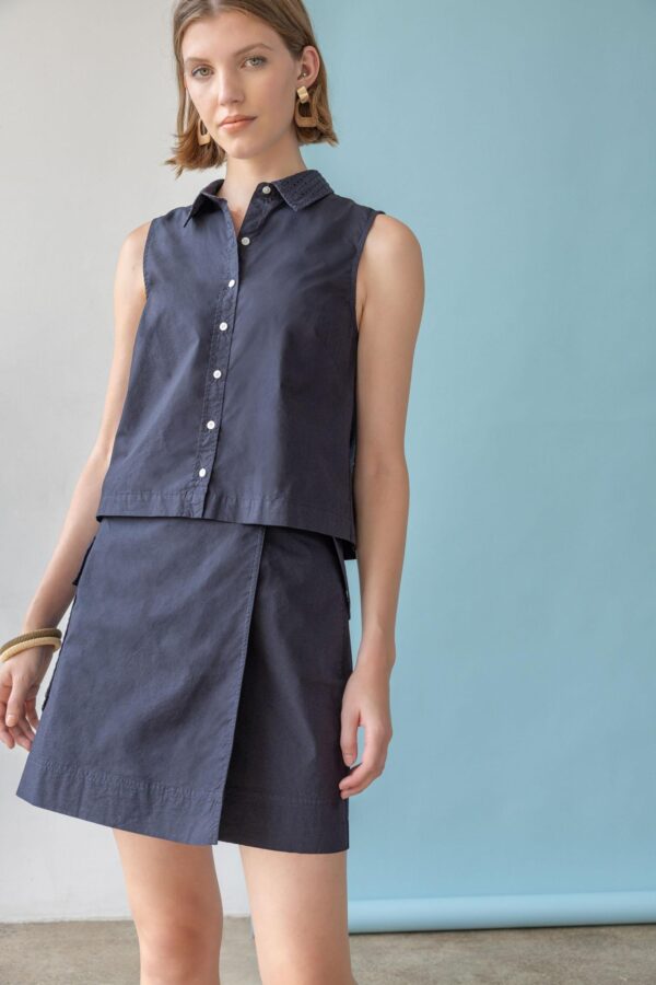Eyelet Collar Sleeveless Shirt - Image 8